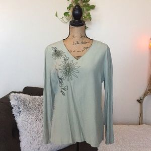 Jaclyn Smith long sleeve top 👚💚👚